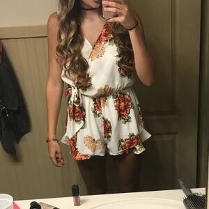 Floral Pink Red Yellow White Romper Entro Size Small